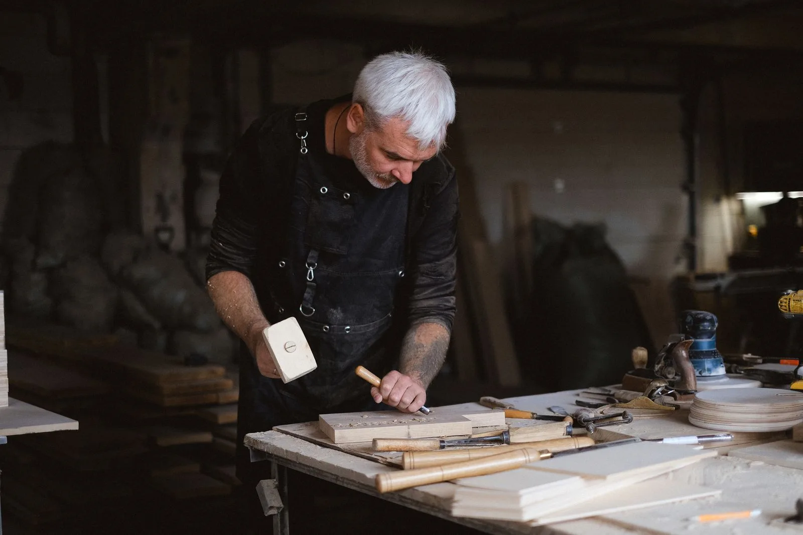 Meisterpflicht im Handwerk: Welche Gewerke brauchen einen Meister — und wie du ohne gründest